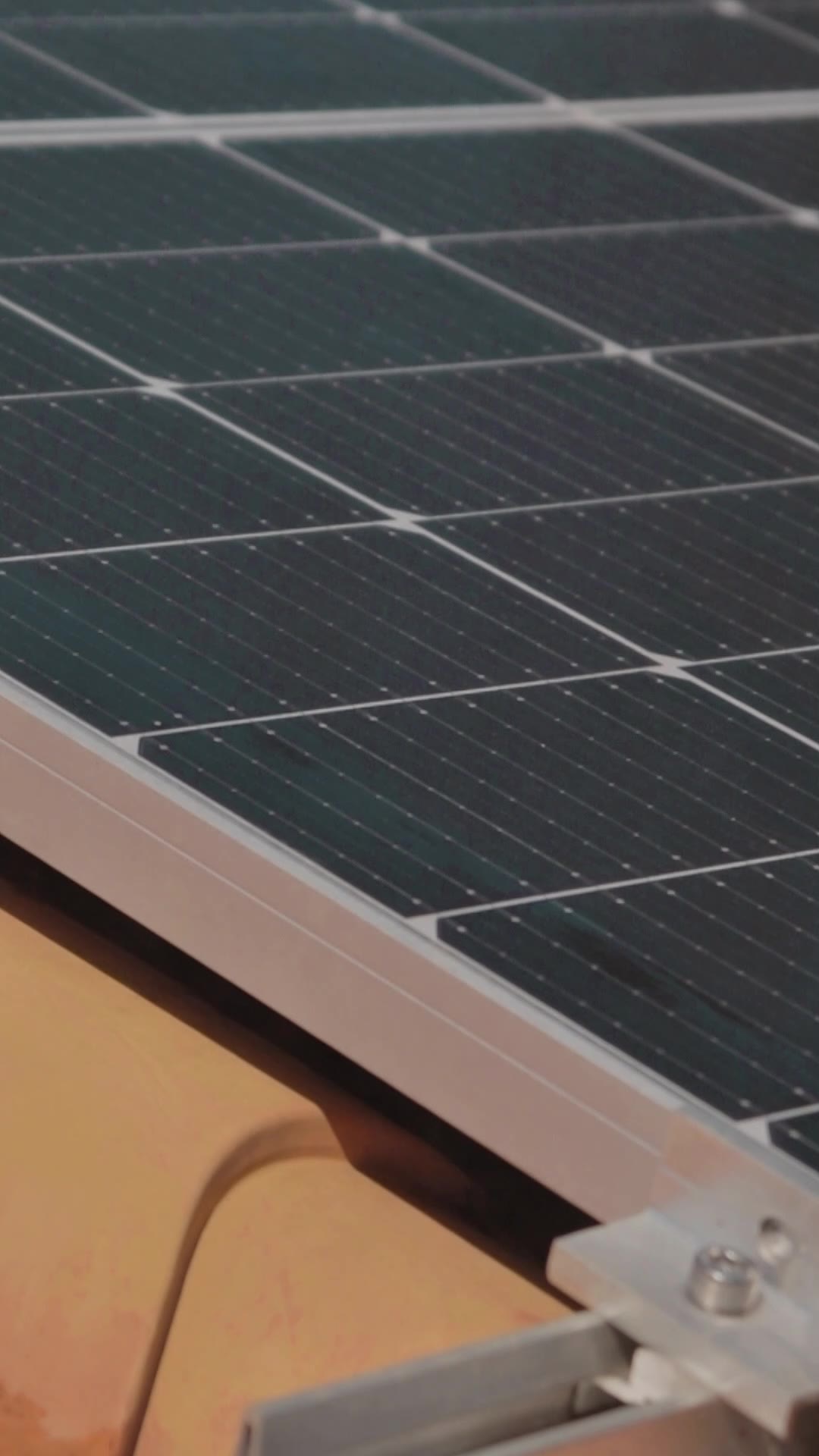 Placa solar limpa depois da limpeza